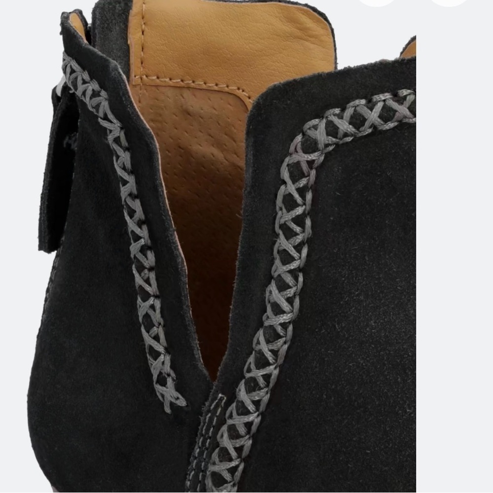 NWOT Dolce Vita Dylan Suede Bootie Size 9 Point Toe Back Zip - Picture 3 of 6